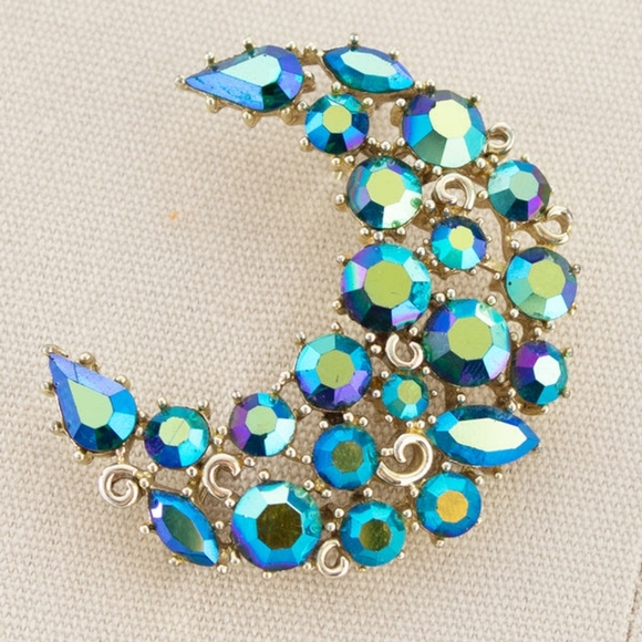 vintage Aurora borealis crystal crescent moon pin - Picture 3 of 10